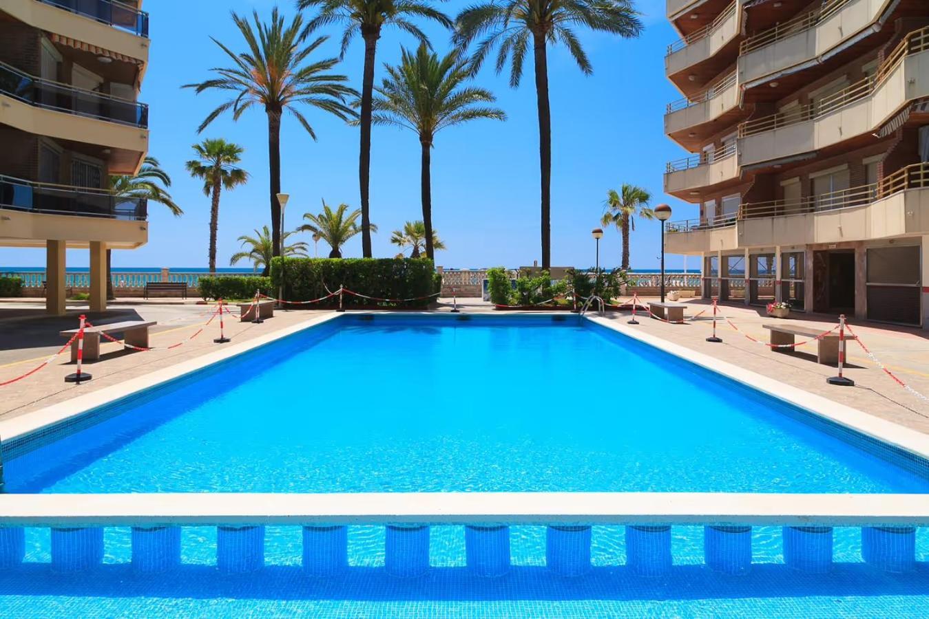 ApartBeach MARINA PLAYA Climatizado Piscina y Parking Cambrils Exterior foto