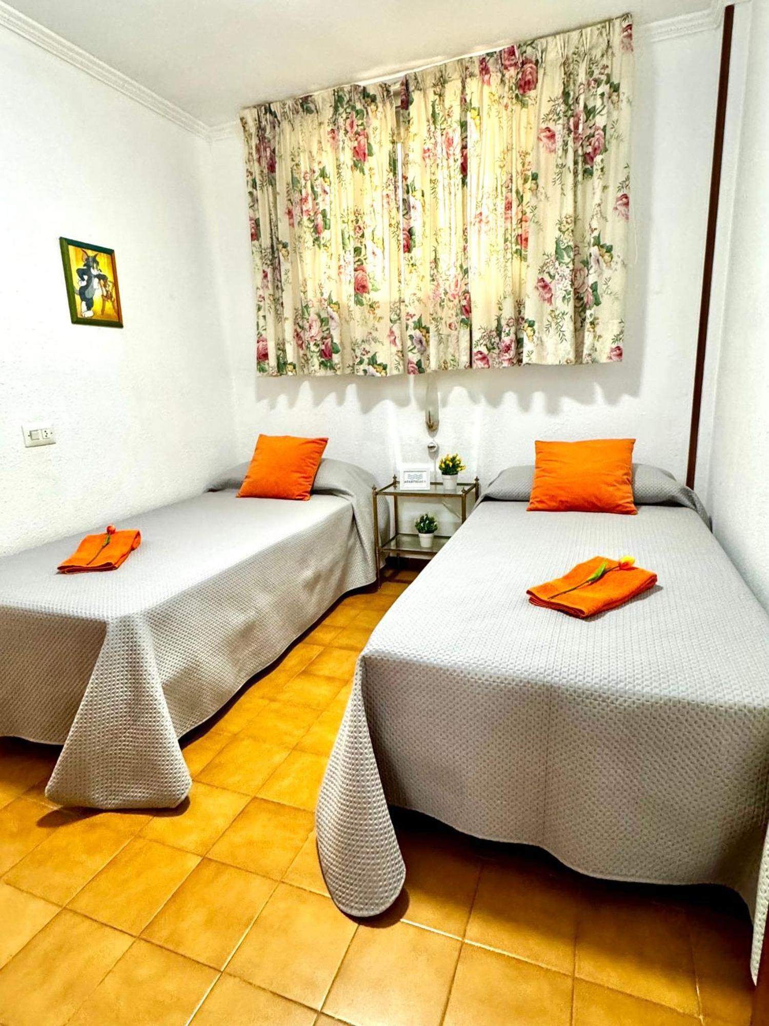 ApartBeach MARINA PLAYA Climatizado Piscina y Parking Cambrils Exterior foto